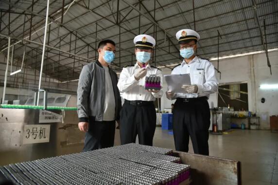 <a href='http://news.magebk.cn' title='危險品運(yùn)輸' >危險品運(yùn)輸</a>